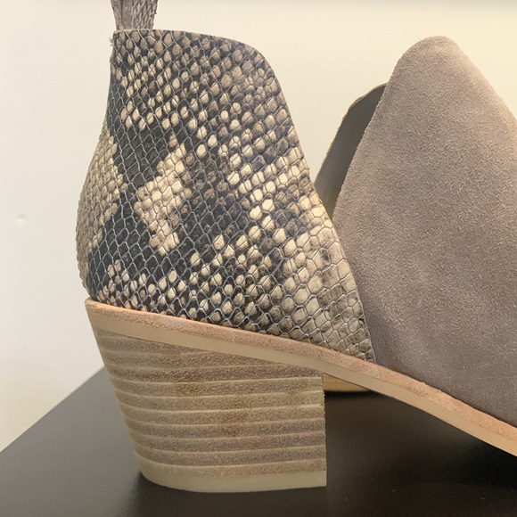 NIB Dolce Vita Sonni bootie in taupe suede and snakeskin - Picture 8 of 10